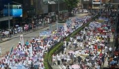 香港街头反“占中” 张明敏演唱《团结就是力量》